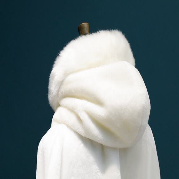 Faux Fur hooded cape, Faux Fur Bridal Wrap cape, White Wedding, Bridal Fur cape - Picture 4 of 10